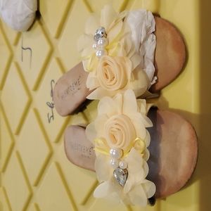 Yellow flower flat sandal